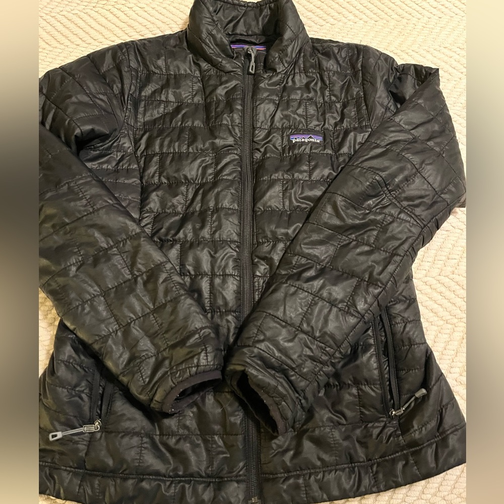 Women’s black quilted Patagonia jacket